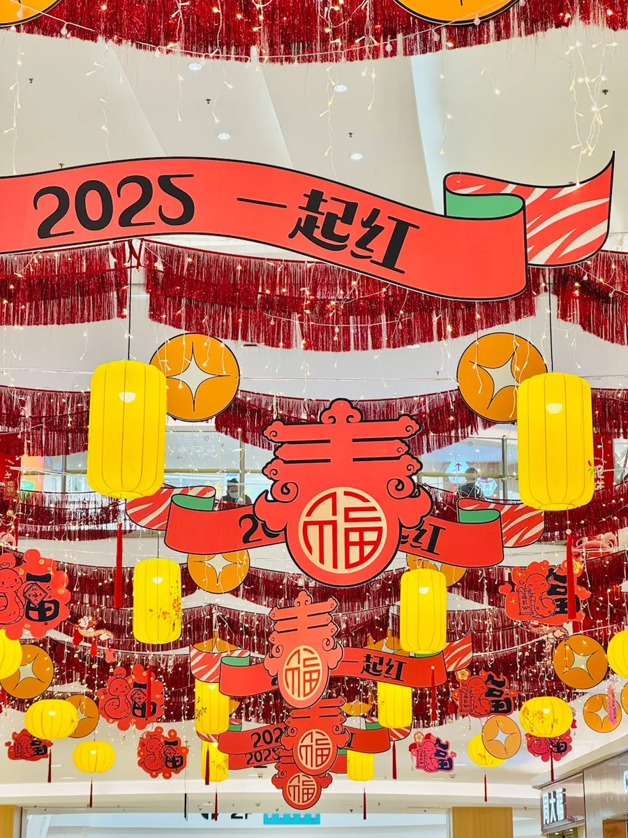 信息核对场景下工作人员逐条比对资料